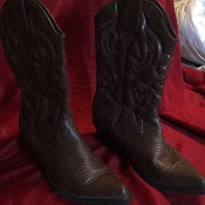 Madden girl size 6 boot